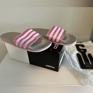 Adidas
ADILETTE COMFORT K SLIDES